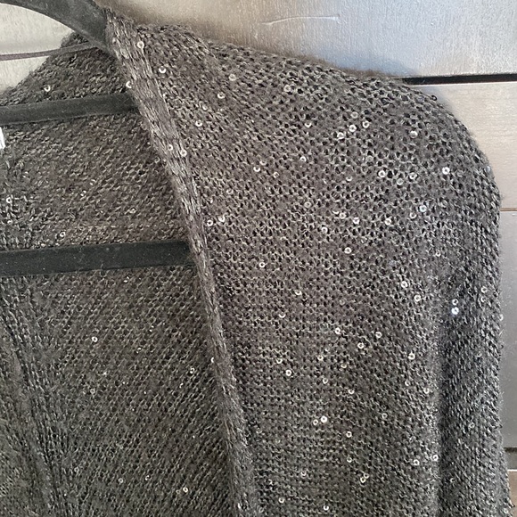 Bar III 3/4 sleeve sequence cardigan. - Picture 4 of 4